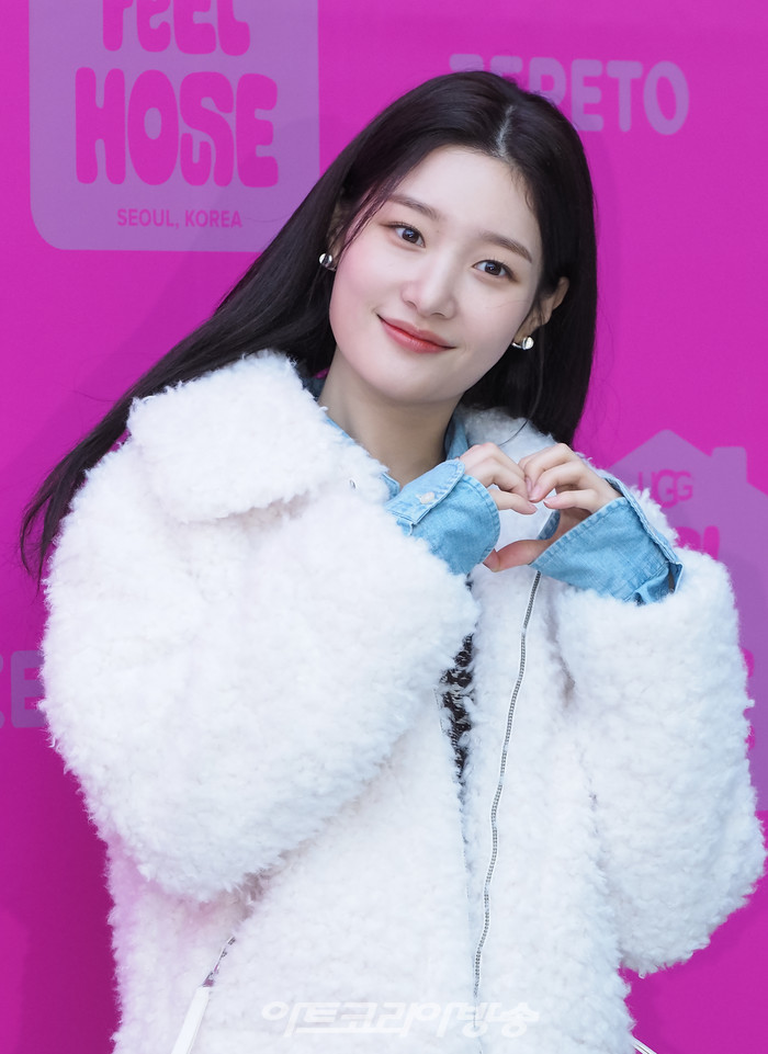 [AK포토] 정채연, 사랑스러움 물씬~