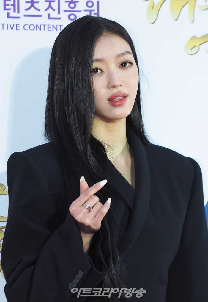 [AK포토] 유아, 시크함 품은 블랙 패션