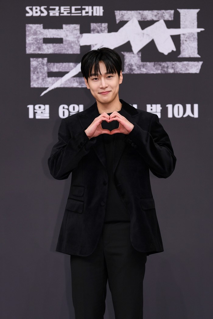 [AK포토] 강유석, 열혈 청년 장태춘의 미소