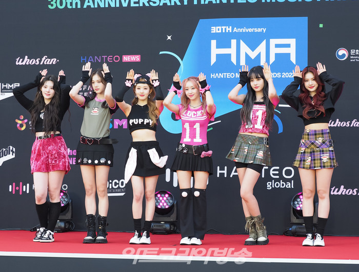 [AK포토] 스테이씨, 깜찍한 토끼 인사