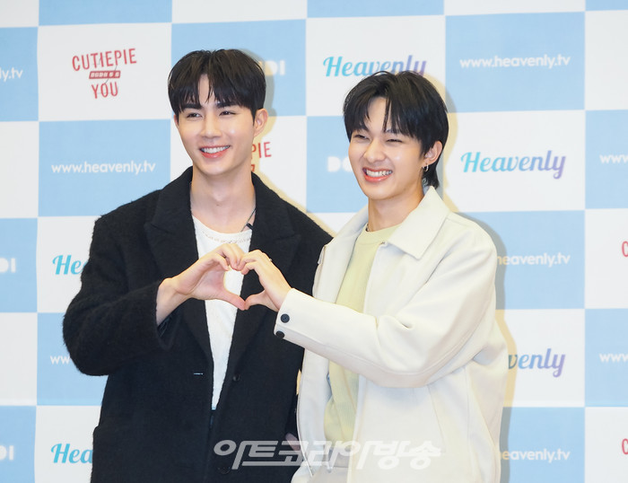 [AK포토] 지 프록-누뉴 차와린, 상큼 미소로 화답