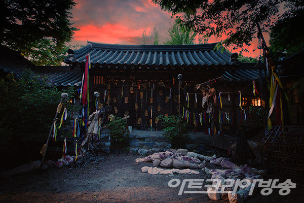 달빛이 어우러진 조선에서 인생 샷!