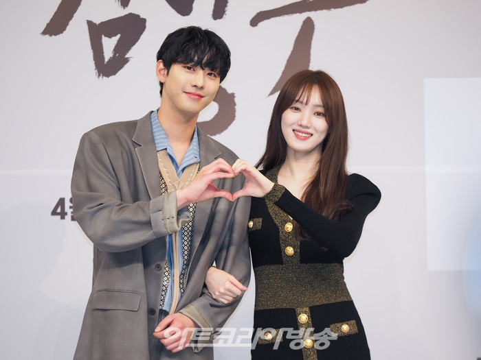 [AK현장] 이성경-안효섭, '리셋 키스' 후 3년 ... 시즌3 합류는 숙명 (종합)