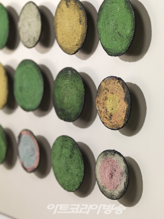 [고충환 미술평론] 조연경의 작업 '바람, 소리, 공기, 그러므로 자연에서 건너온 것들'