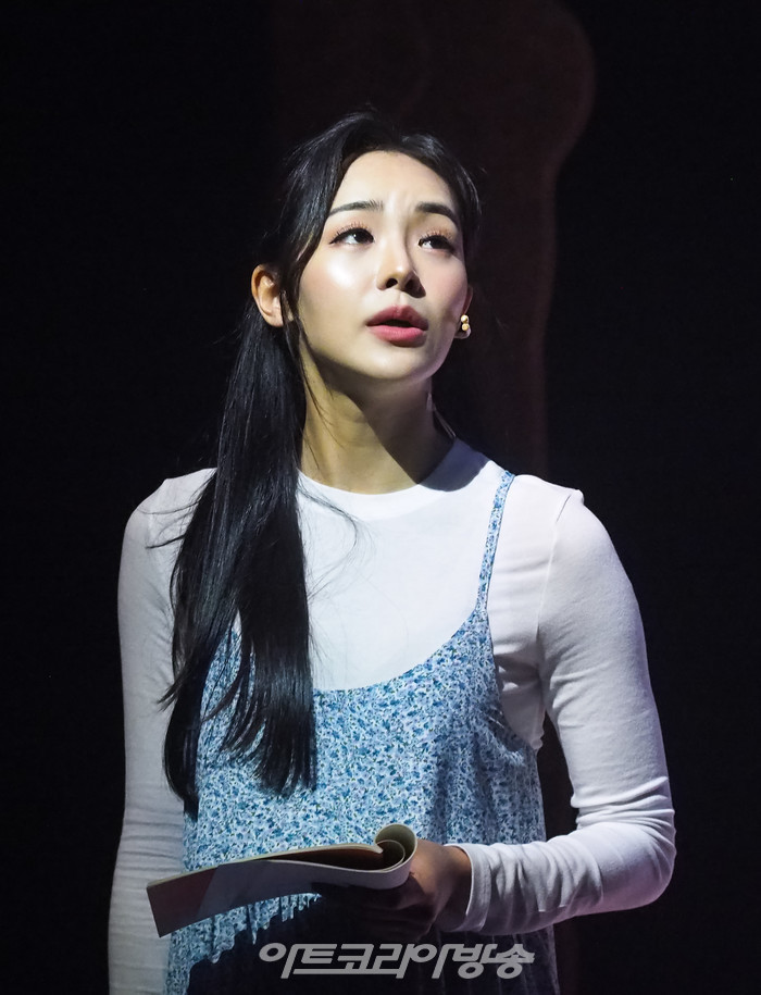 [AK화보] 임예진, 사랑에 빠졌을 때 (빠리빵집)