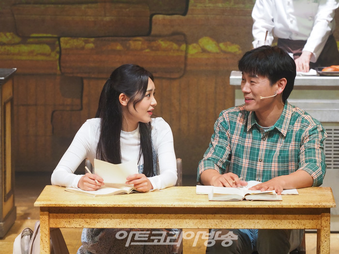 [AK화보] 임예진-김대곤-김건우-공민섭, 이 순간들(빠리빵집 Reprise) (빠리빵집)