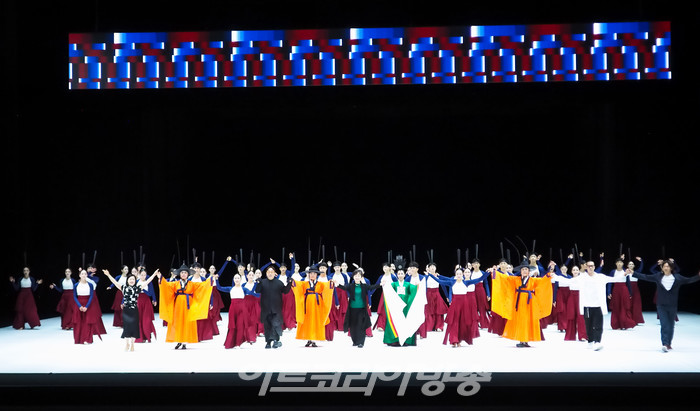 [AK포토] 서울시무용단 '일무', 많이 성원해 주세요