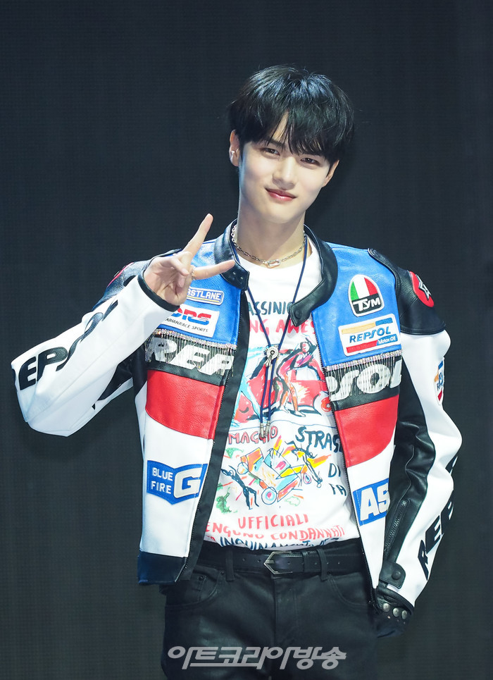 [AK포토] 루네이트 지은호, 존재감 드러낸 청량미