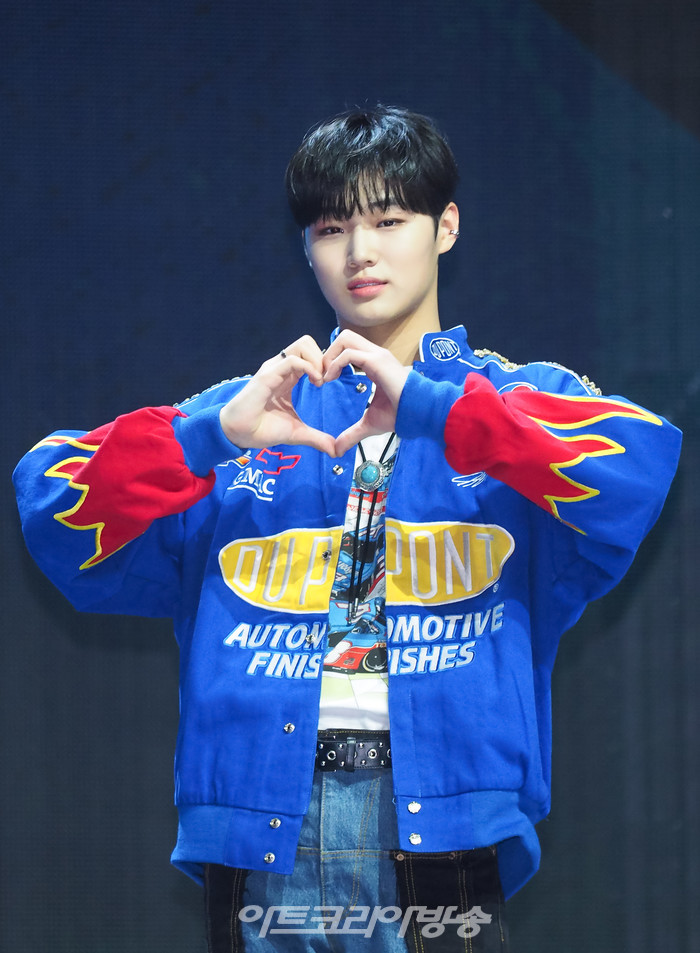 [AK포토] 루네이트 은섭, 멋스러운 캐주얼룩