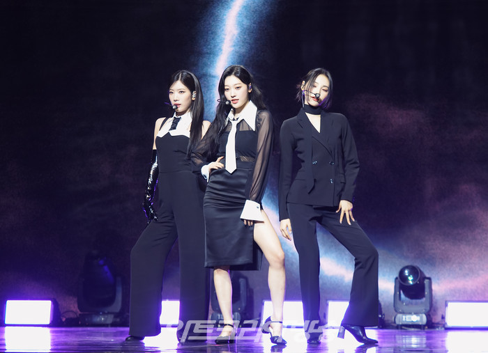 [AK현장] 오드아이써클, 가장 유니크한 케이팝 탄생을 알리는 '버전 업' (종합)