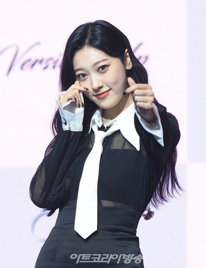 [AK포토] 오드아이써클 최리, 사랑스러운 눈빛