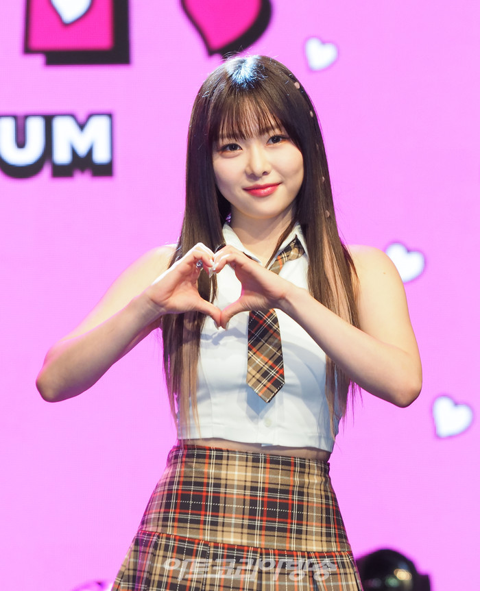 [AK포토] 아이칠린 재키, 하트로 표현한 내 마음