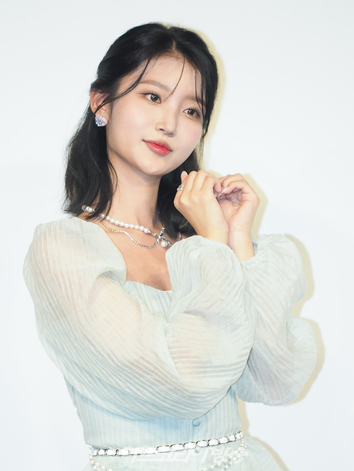 [AK포토] 세러데이 주연, 새초롱한 매력