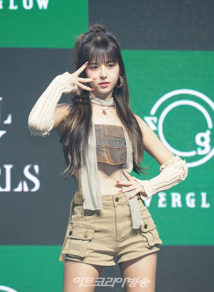 [AK포토] 에버글로우 이유, 돋보이는 인형 미모