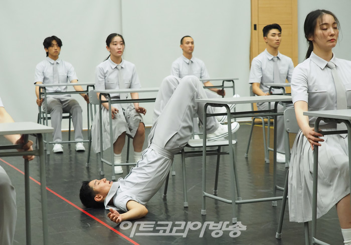 [AK현장] 현대무용 '그리멘토', '학교폭력'을 몸의 언어로 표현한 회색의 순간들 (종합)