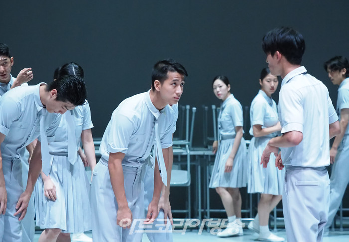 [AK화보] 현대무용 '그리멘토' ... 3장 '차별'