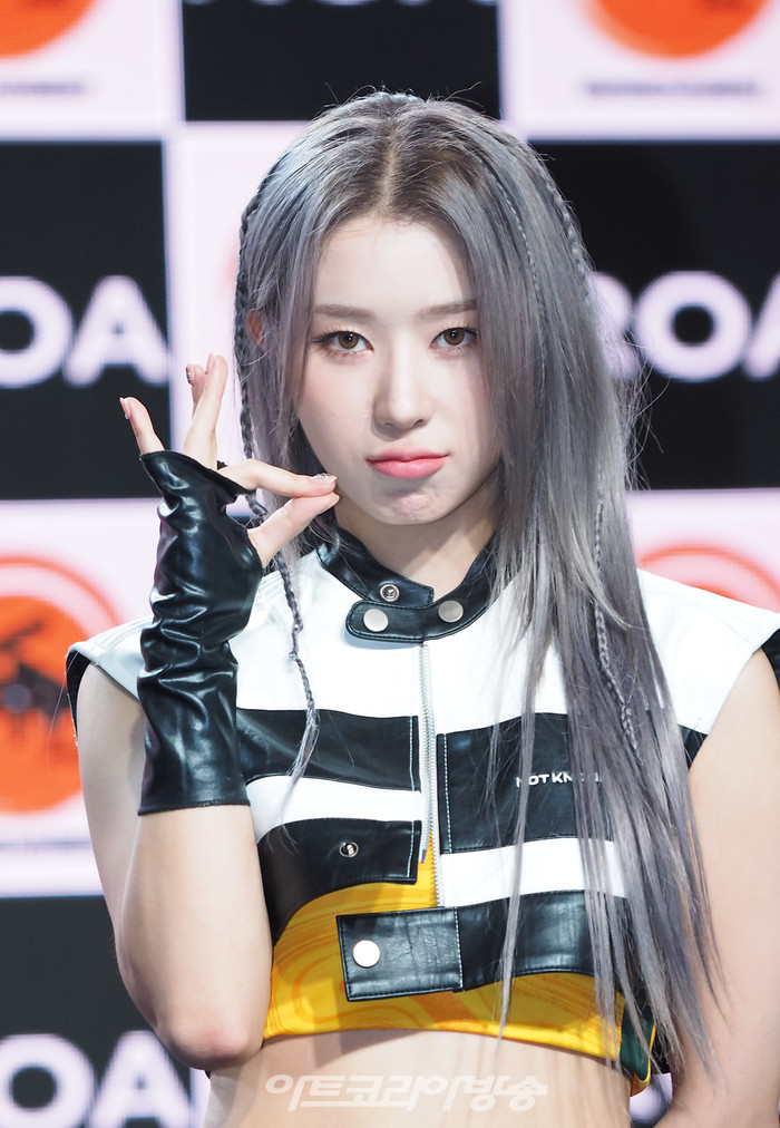 [AK포토] '스킵 불가' 록킹돌 로아, 끌림 있는 강렬한 매력