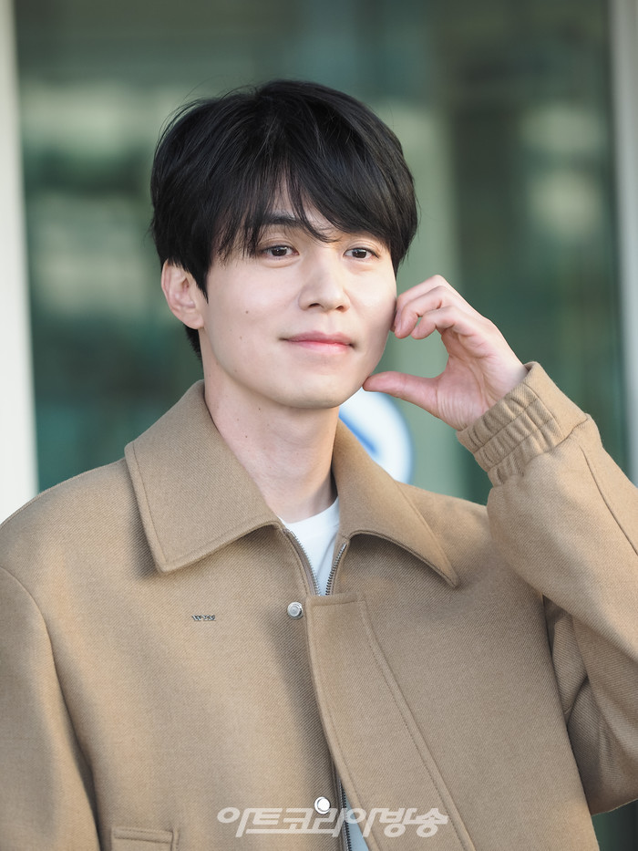 [AK포토] 이동욱, 심쿵 볼하트