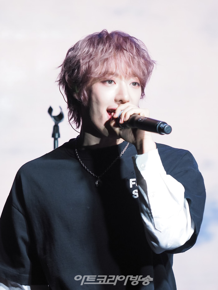 [AK화보] 골든차일드, 달콤한 사랑의 감정을 노래한 '블라인드 러브' 무대