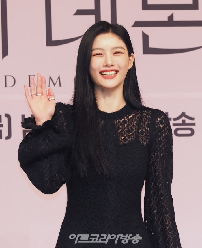 [AK포토] 김유정, 악마도 반해버린 천상 미소