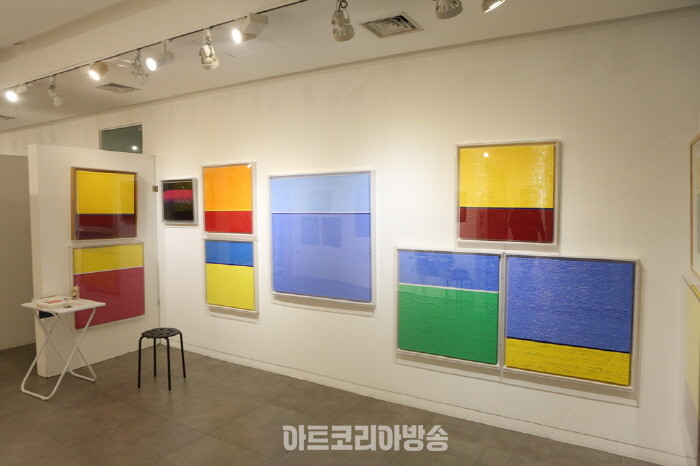 다채로운 오브제 활용한 부스전 '아트힐 아트페어 2024'