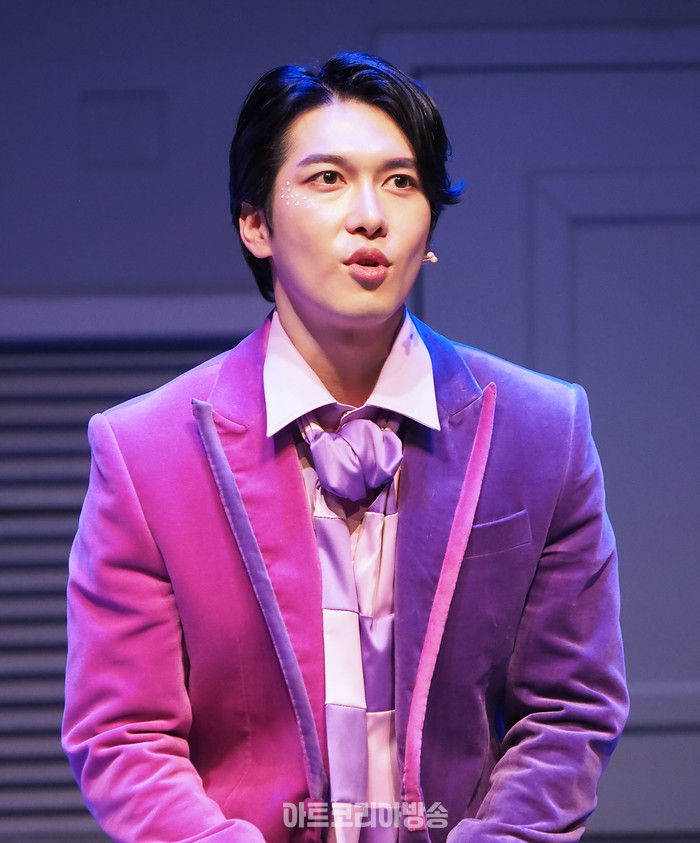 [AK포토] 정현우, 앨리스 동화 속 캐릭터 체셔고양이