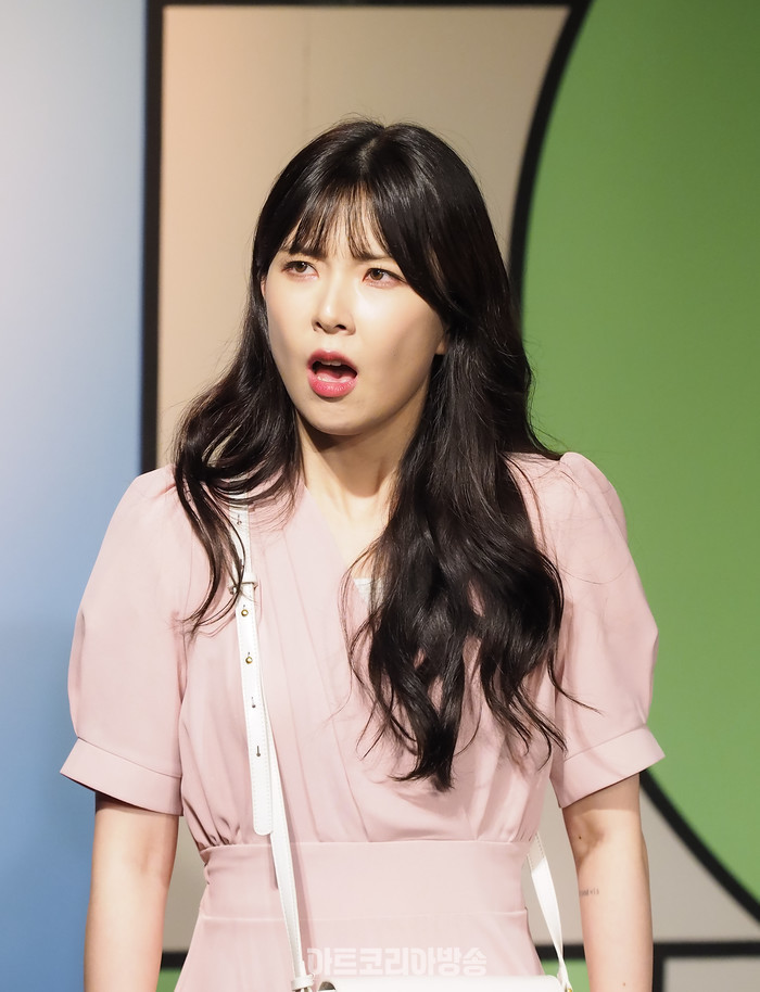 [AK화보] 연극 '남사친 여사친' ... 이성의 친구와 연인사이의 미묘한 관계