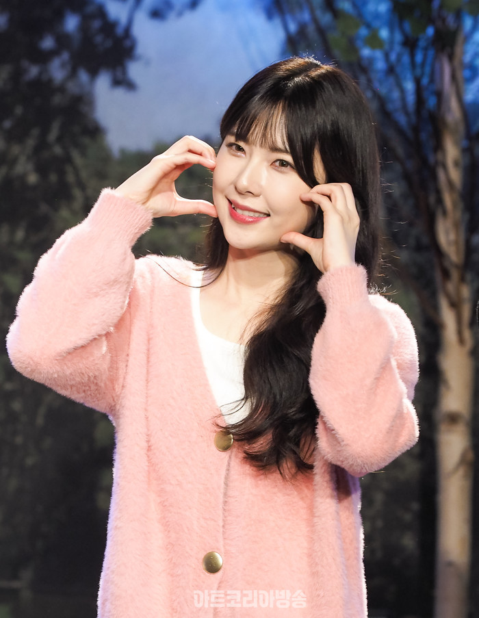 [AK포토] 연극 '남사친 여사친' 다채로운 포토타임