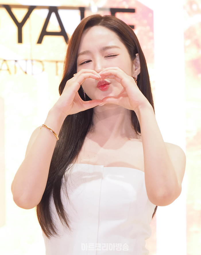 [AK포토] 박민영, 대체불가 사랑스러운 매력