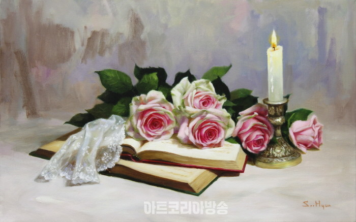 [김종근 미술평론] 장미 꽃에 온전하게 빚진 우아한 꽃들 -김수현 작가