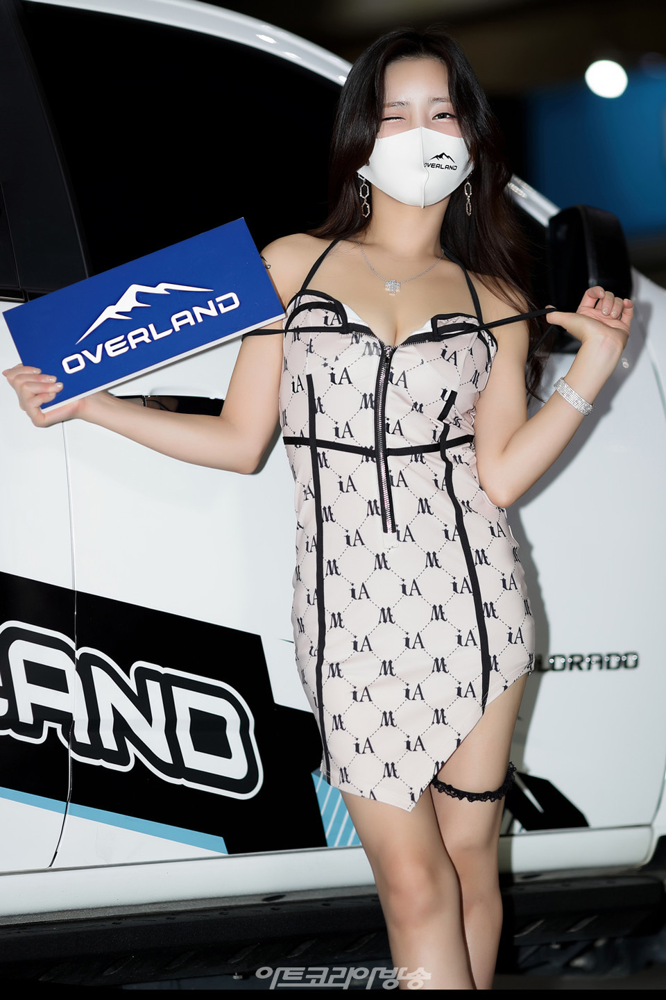 [AK포토] 모델 이해른, '큐티한 윙크천사' (2021 오토살롱위크)