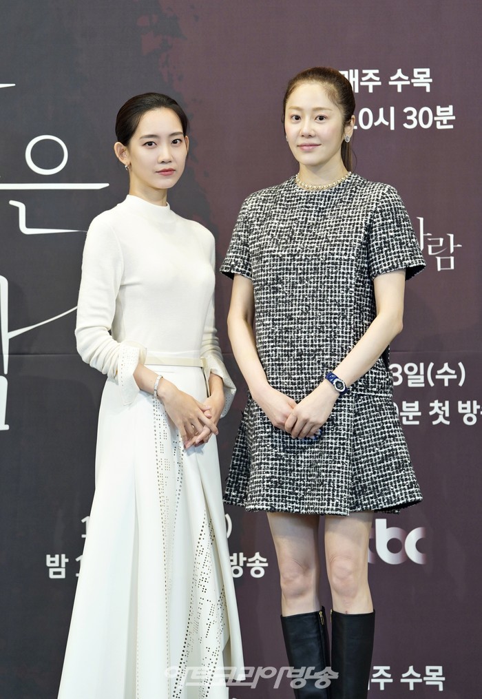 [AK포토] 고현정-신현빈, '너를 닮은 사람' 성원해 주세요