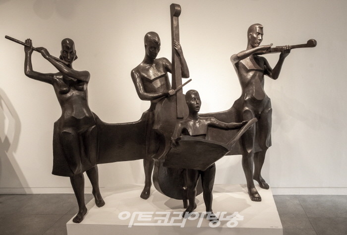 [신항섭 미술평론] 김왕현 조각전에...