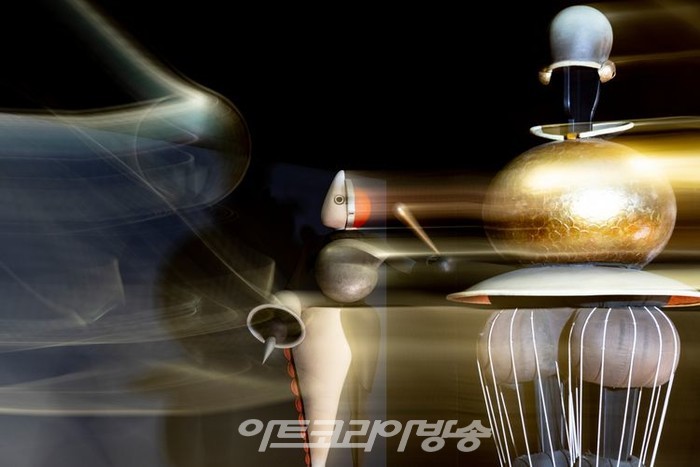 슐레머에 의해 이동 트라이아딕 발레 100년