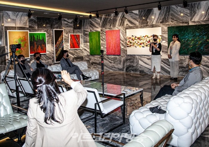 정준 개인전 '5월 열린공간의 조형세계를 꿈꾸다'