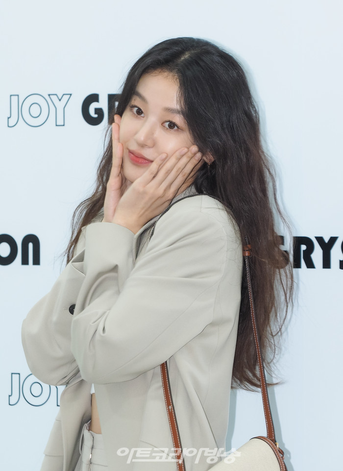 [AK포토] 이주명, '이리 보고 저리 봐도 예쁨'