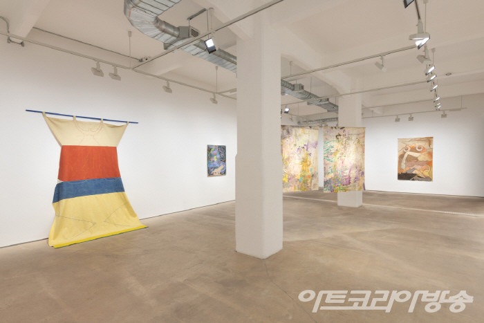 헤일즈 런던 '관찰의 신화' 전