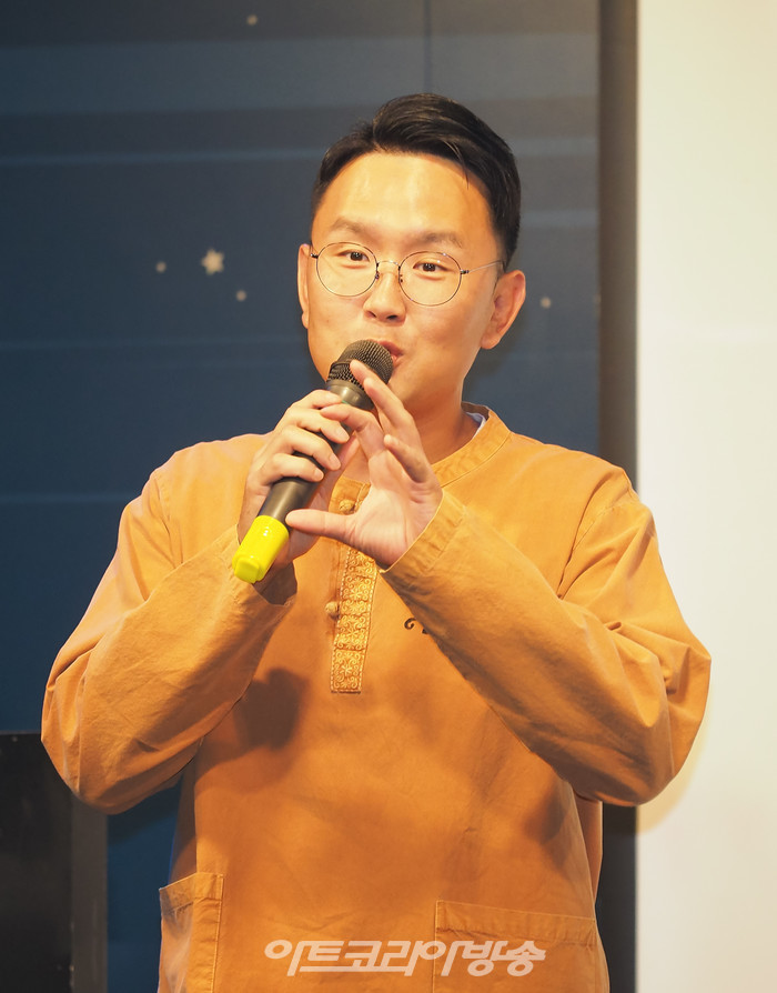 [AK포토] 윤형빈, '오늘은 카피빈'