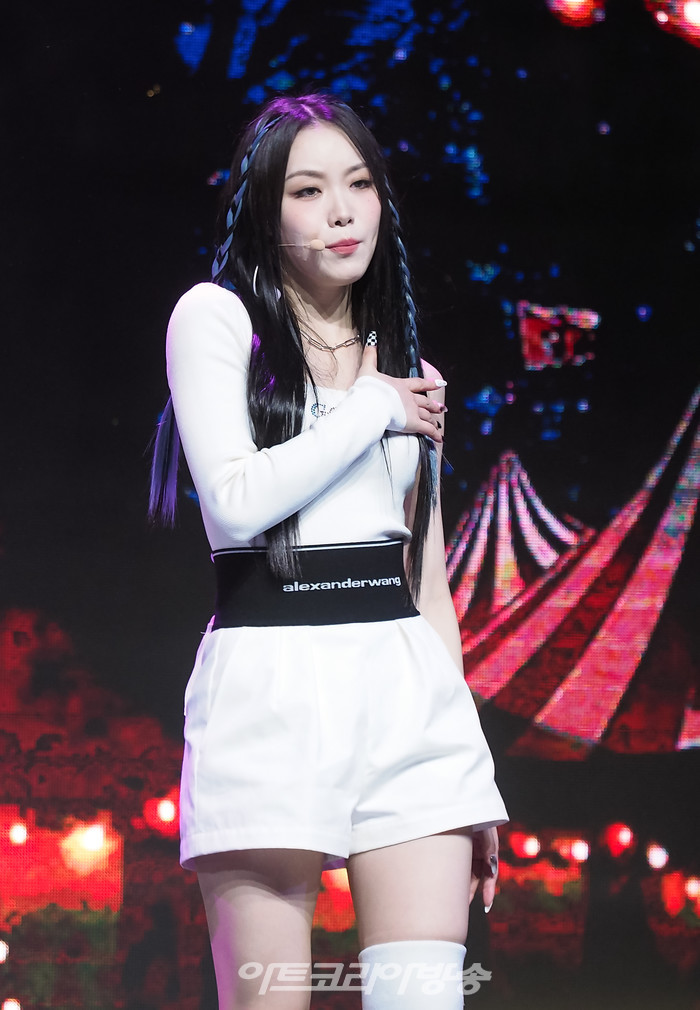 [AK화보] 빌리(Billie), '브레이브 ~ 어 송 포 마틸다' 무대