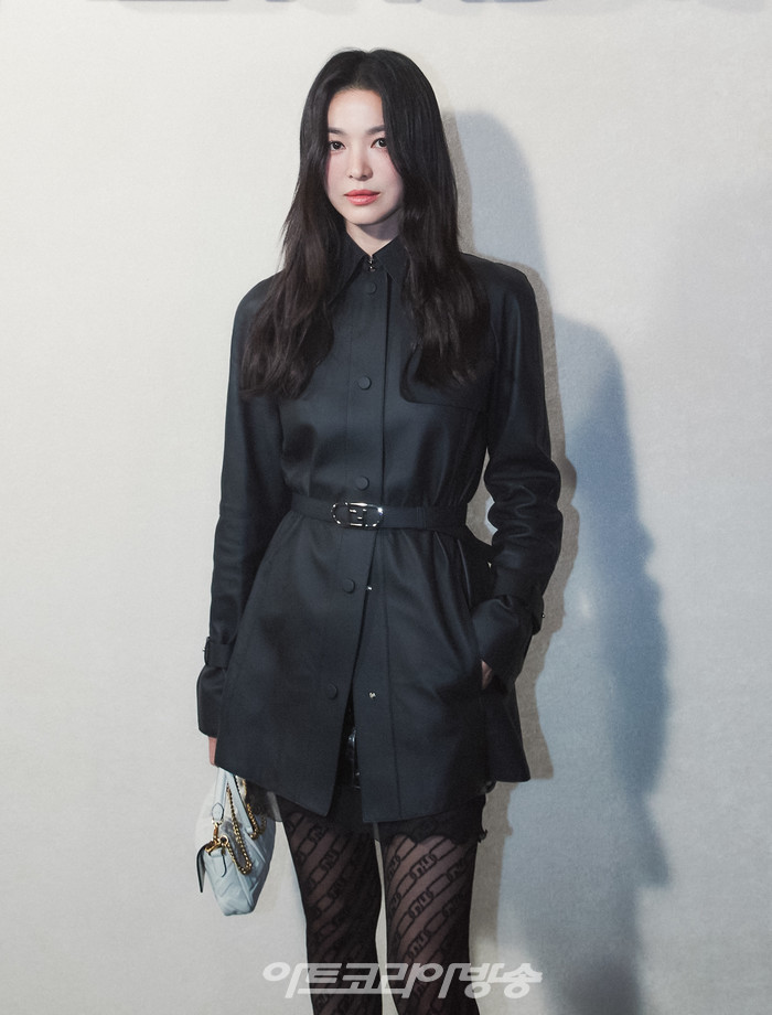 [AK포토] 송혜교, 고혹적 독보적인 시크미