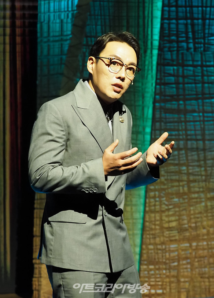 [AK포토] 뮤지컬 '인간의 법정' 김승용, 이 재판은 어떻게 될까