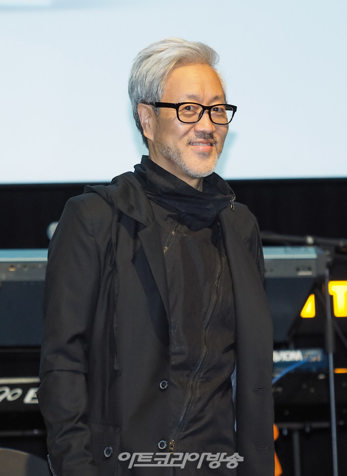 [AK포토] 봄여름가을겨울 김종진, 옅은 미소 띠며