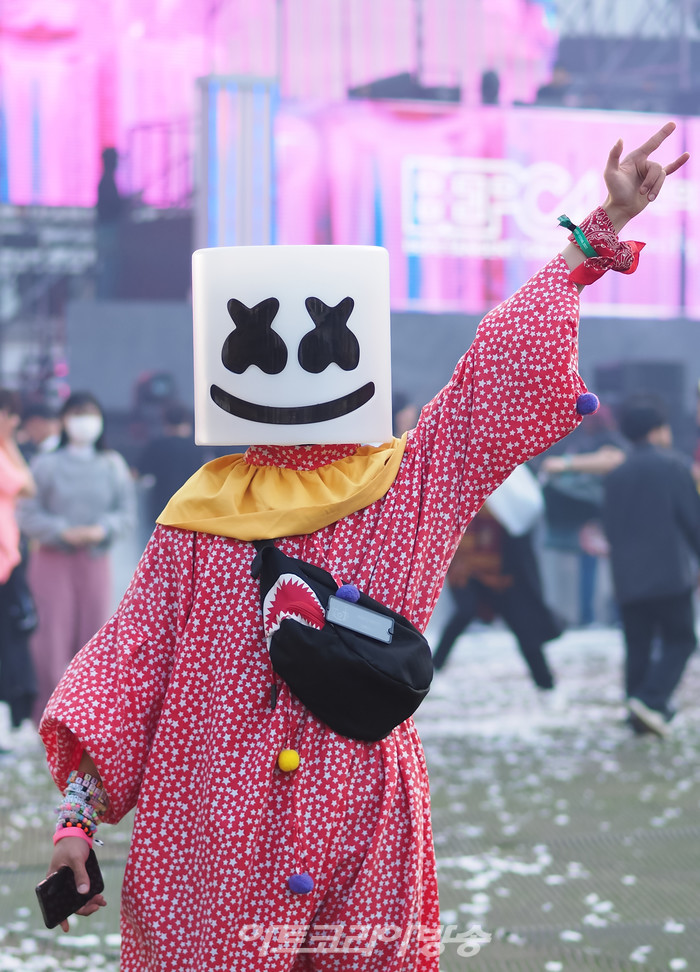 [AK포토] 잠실벌에 뜬 마시멜로우, '신나게 즐겨요~'